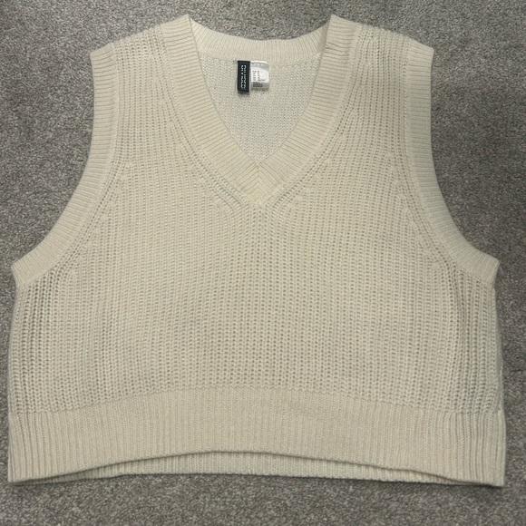 H&M Sweaters - Cream Knit Sweater